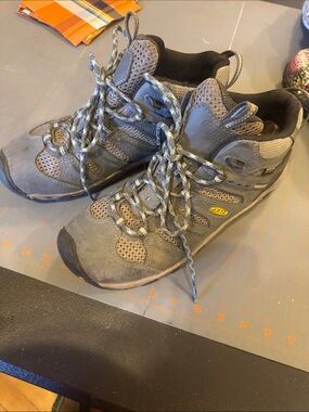 Keen Womens Gray & Black Trail WaterProof Sneakers